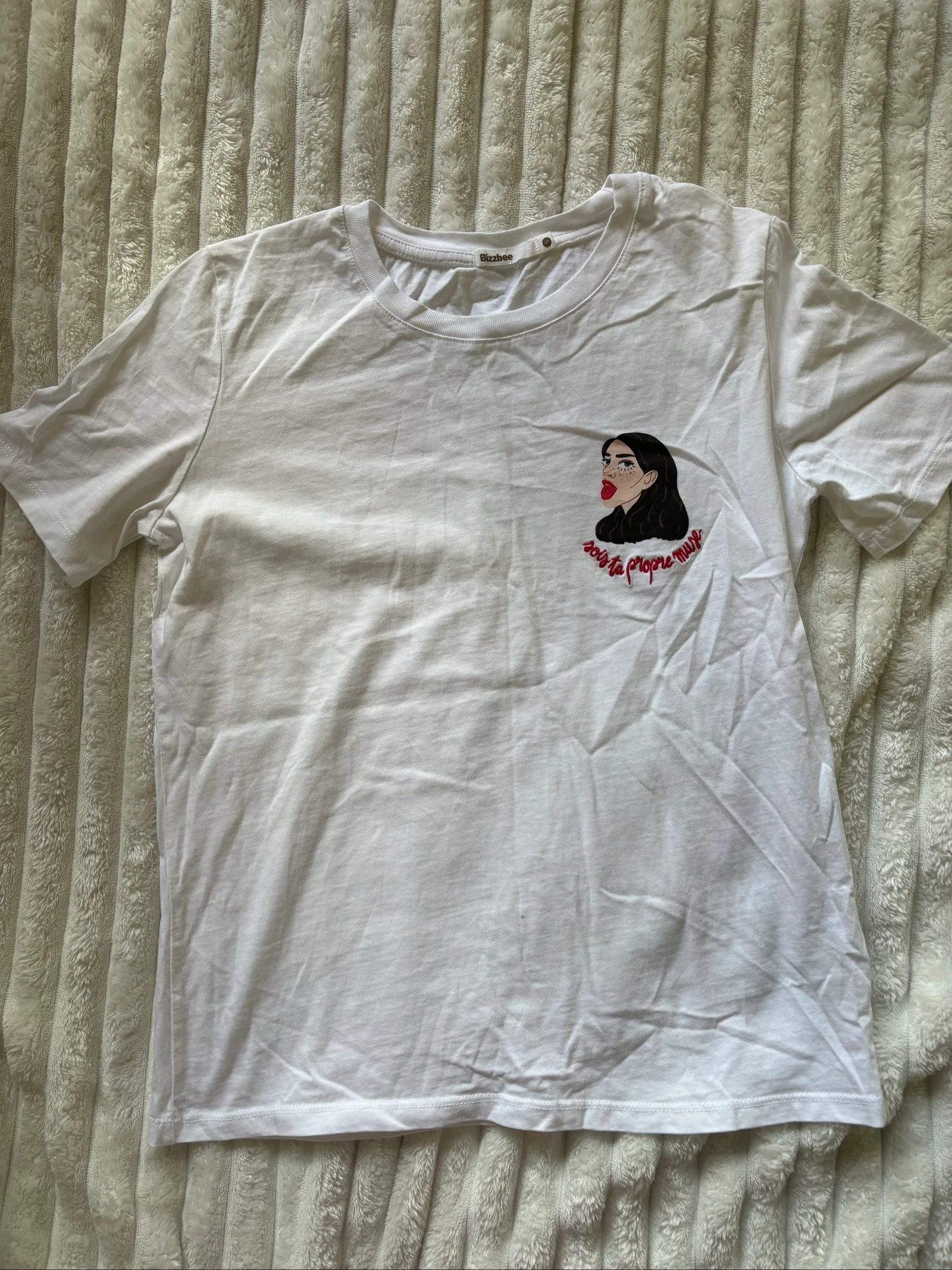 T-shirt com desenho "seja sua própria musa" - Bizbee feminino – photo 3